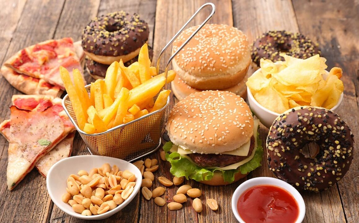 In the Japanese diet, sweets and fast food are prohibited.