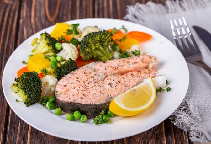 Steamed fish with vegetables