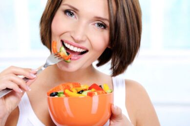 This girl is losing weight through proper nutrition